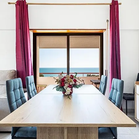 Front Row Sea View Flat Porches (Algarve)