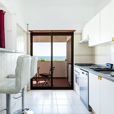 Front Row Sea View Flat *
