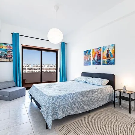 아파트 Front Row Sea View Flat